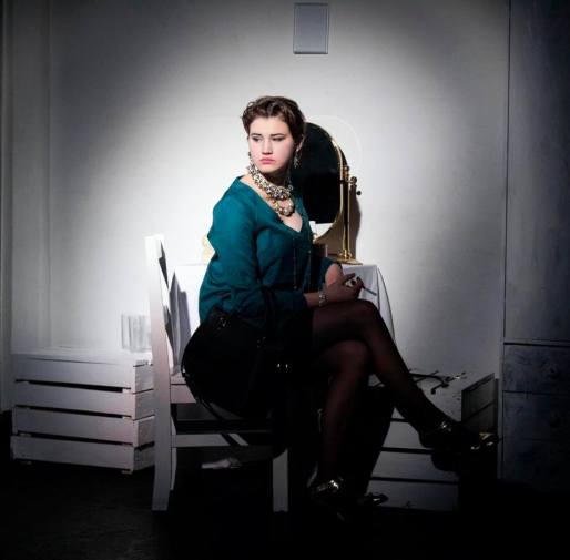 Anna Bullard, as the deceased mother Vi, reappears in a vision to one of her daughters.